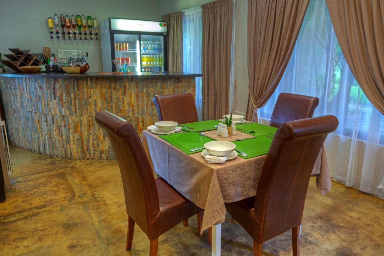 Khoi-Khoi Guesthouse Otavi Екстер'єр фото