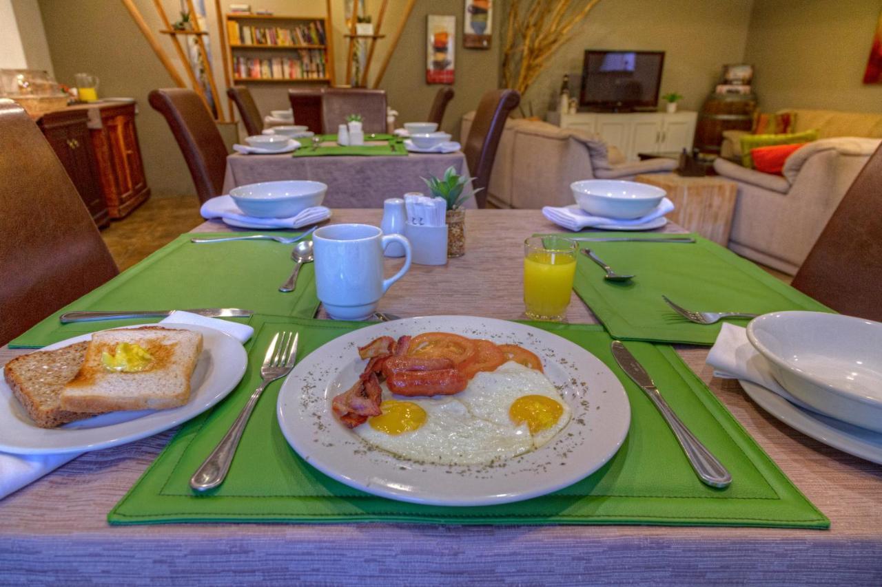 Khoi-Khoi Guesthouse Otavi Екстер'єр фото
