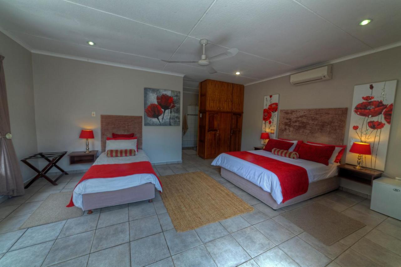 Khoi-Khoi Guesthouse Otavi Екстер'єр фото