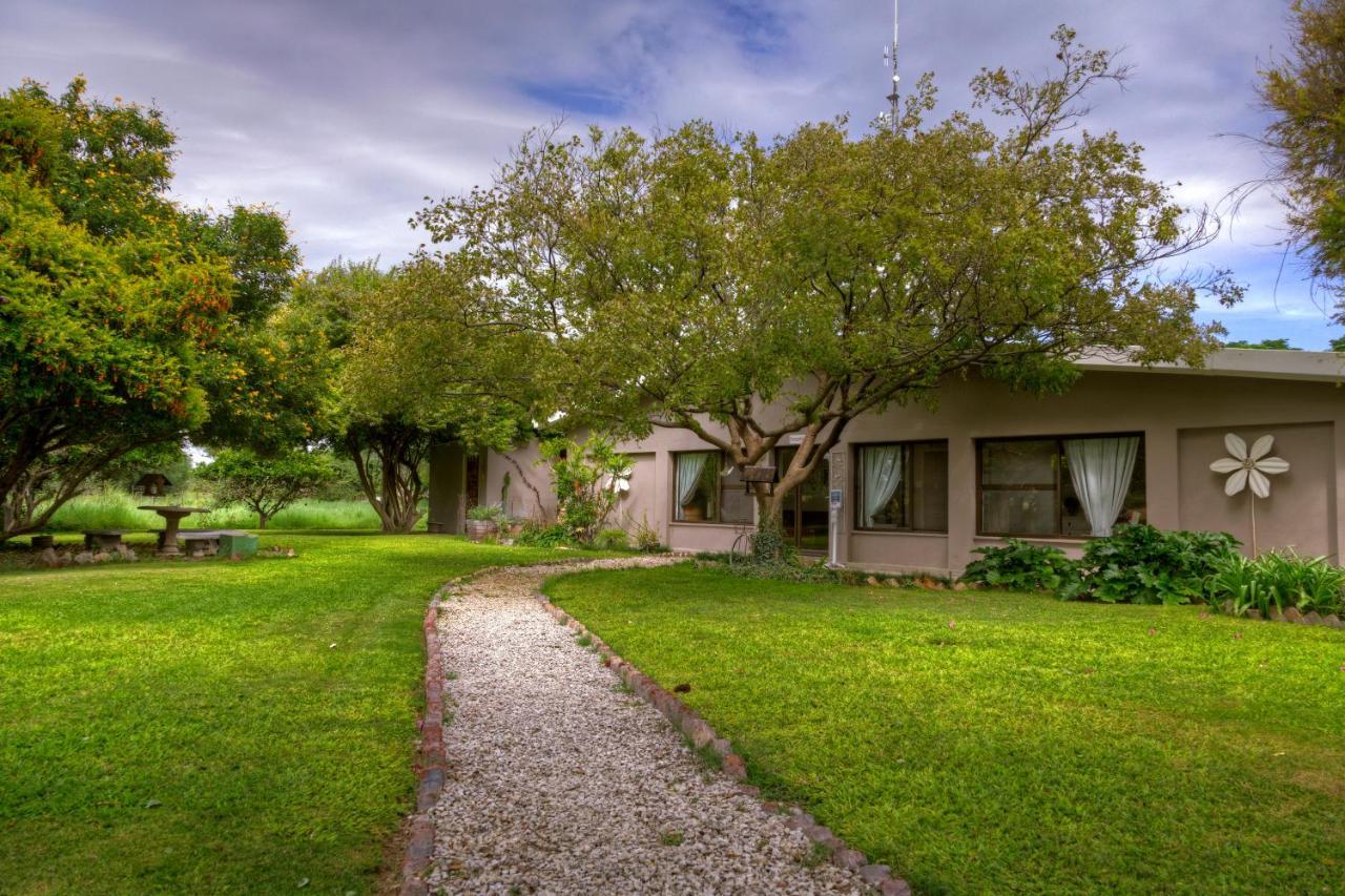 Khoi-Khoi Guesthouse Otavi Екстер'єр фото