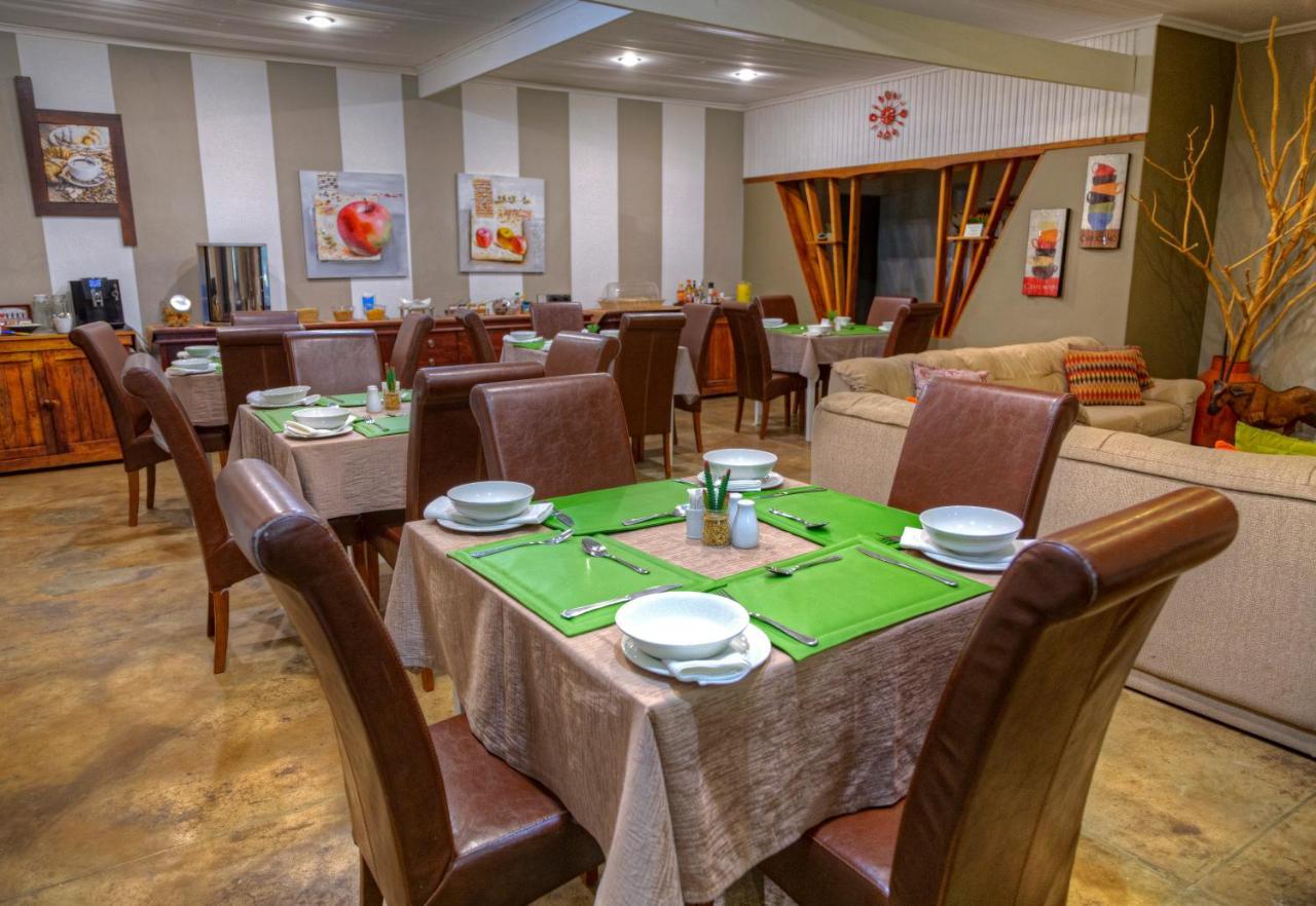 Khoi-Khoi Guesthouse Otavi Екстер'єр фото